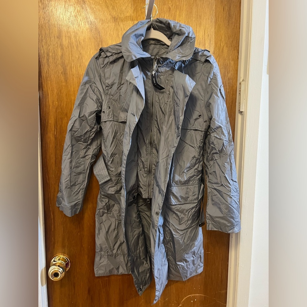 Woman's Gray Hooded rain/windbreaker Jacket